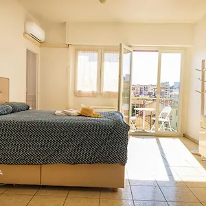 https://lor-dans-la-mer-3.fr-provencehotel.com
